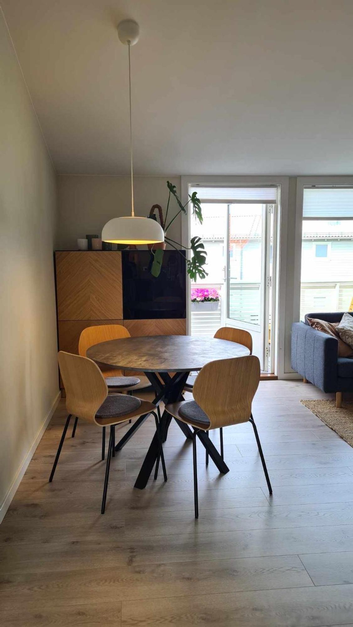 Modern One-bedroom With Balcony Leilighet